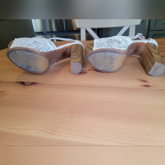 Jessica Simpson Lace Platforms ~ 7 - Picture 7 of 11